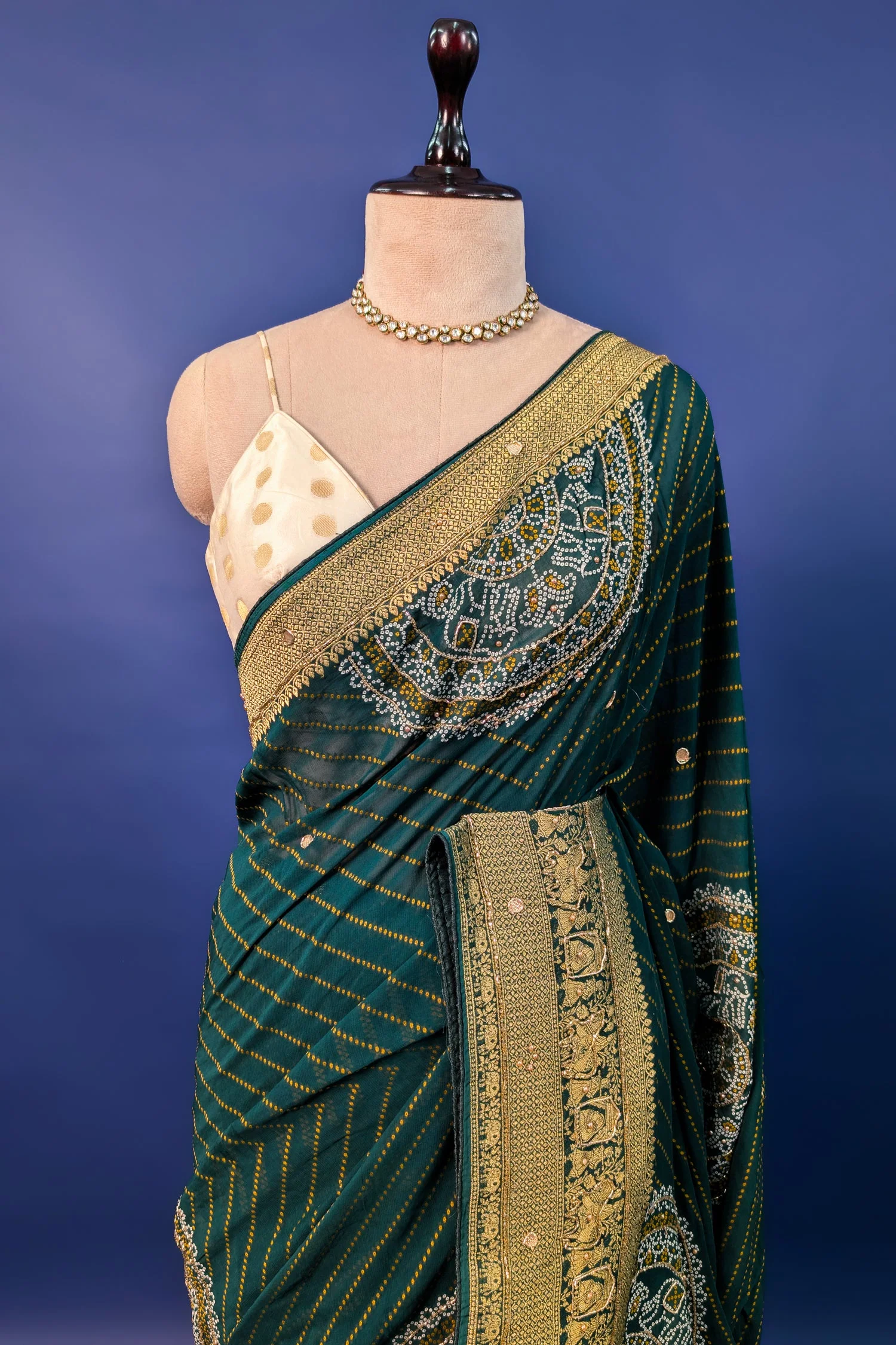 Green Georgette Printed Saree with Woven and Cutdana Worked Pallu - Image 4