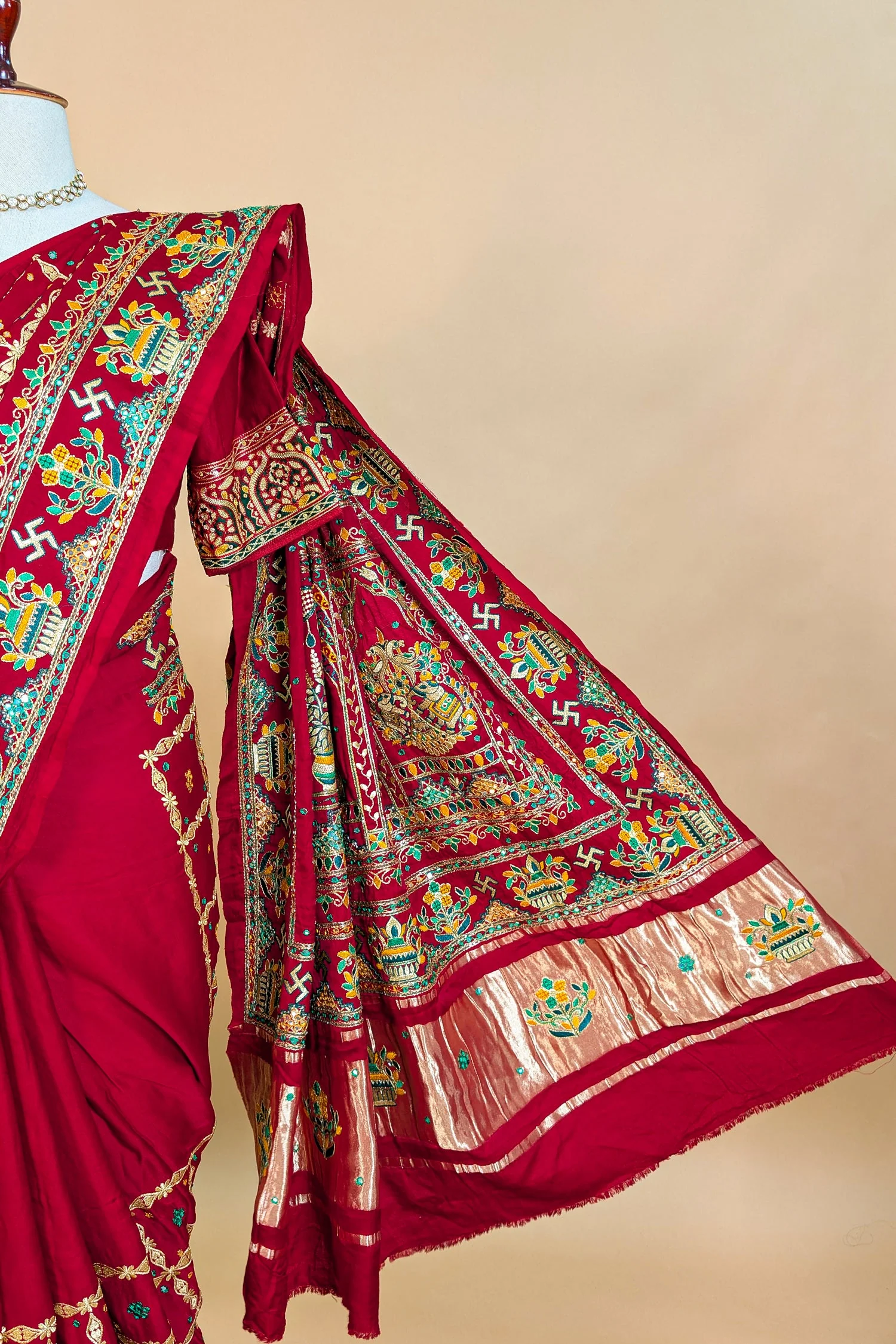 Maroon Gaji Silk Traditional Checks Gharchola Saree with Embroidery - Image 5