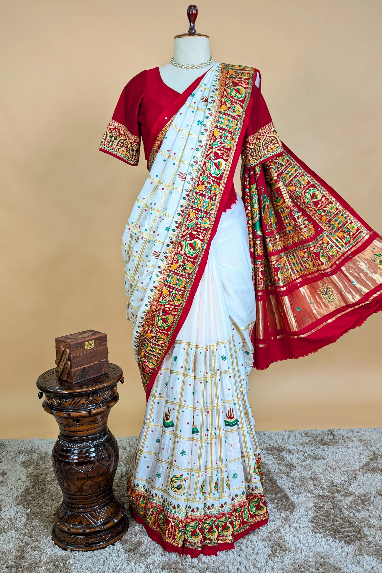 Pearl White Gaji Silk Bridal Panetar Saree with Embroidery - Image 4