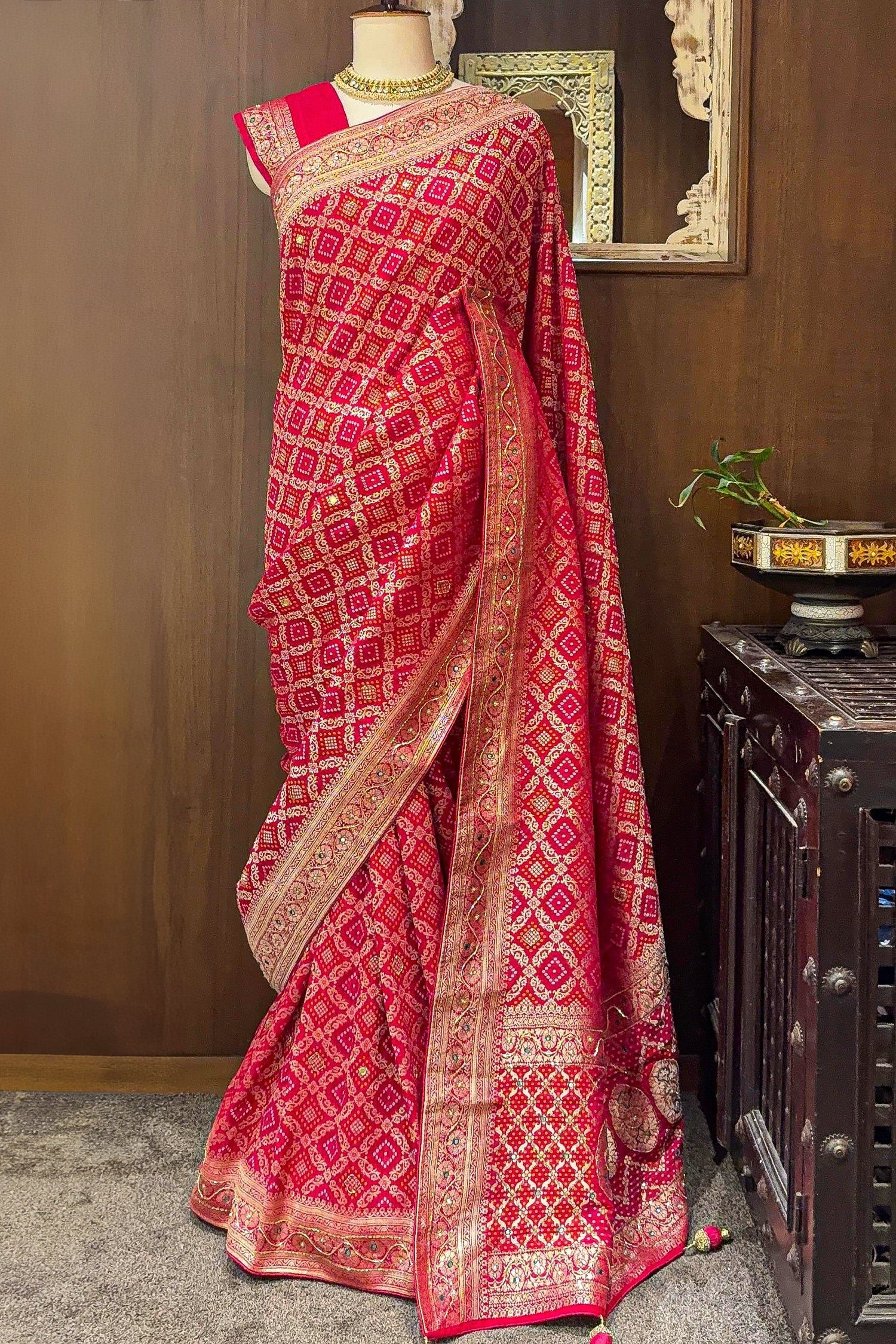 Pink Georgette Checks Bandhej Woven Saree with Cutdana and Applique Work - Image 2