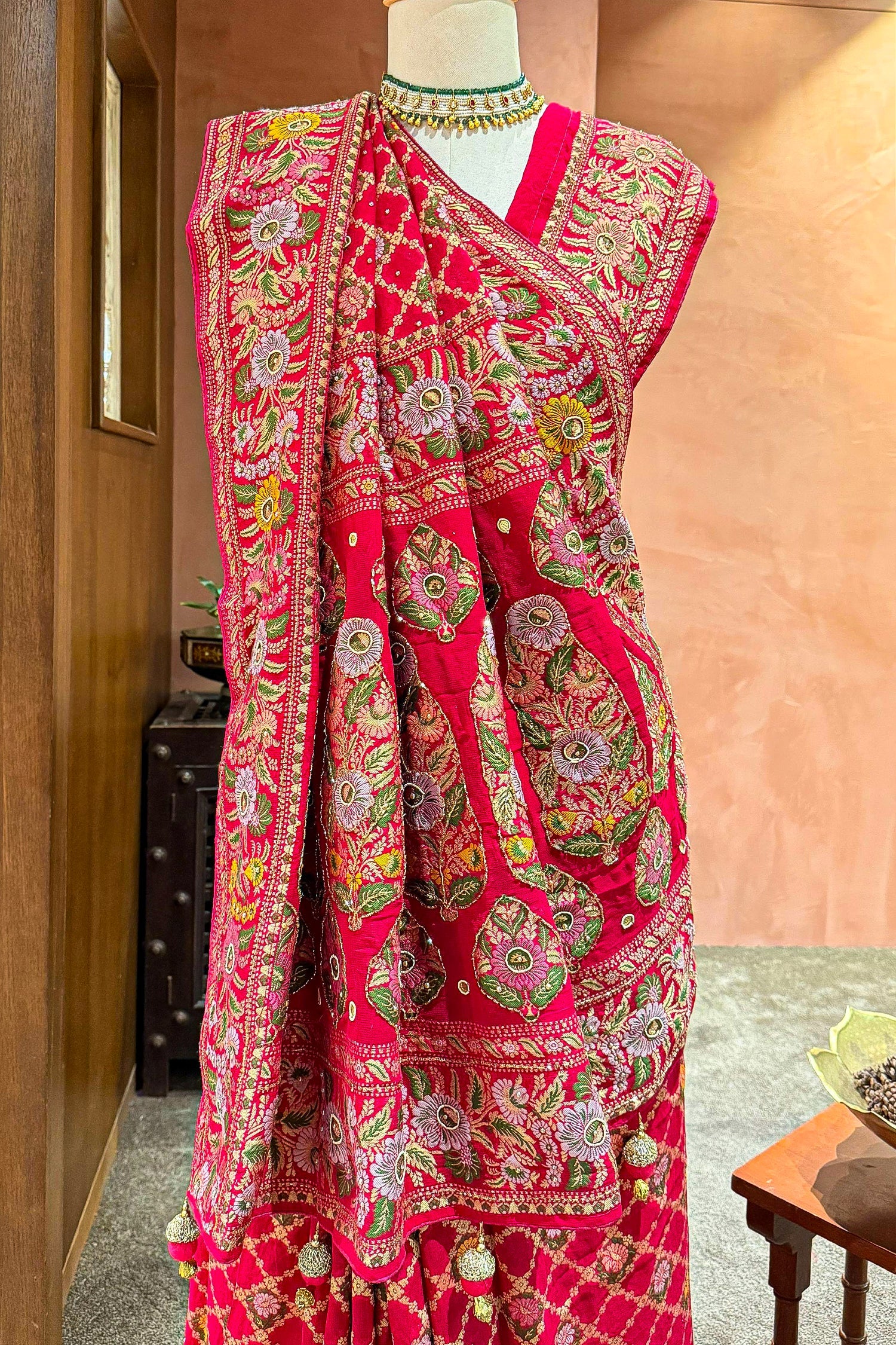 Pink Georgette Floral Woven Bandhej Saree with Cutdana - Image 3