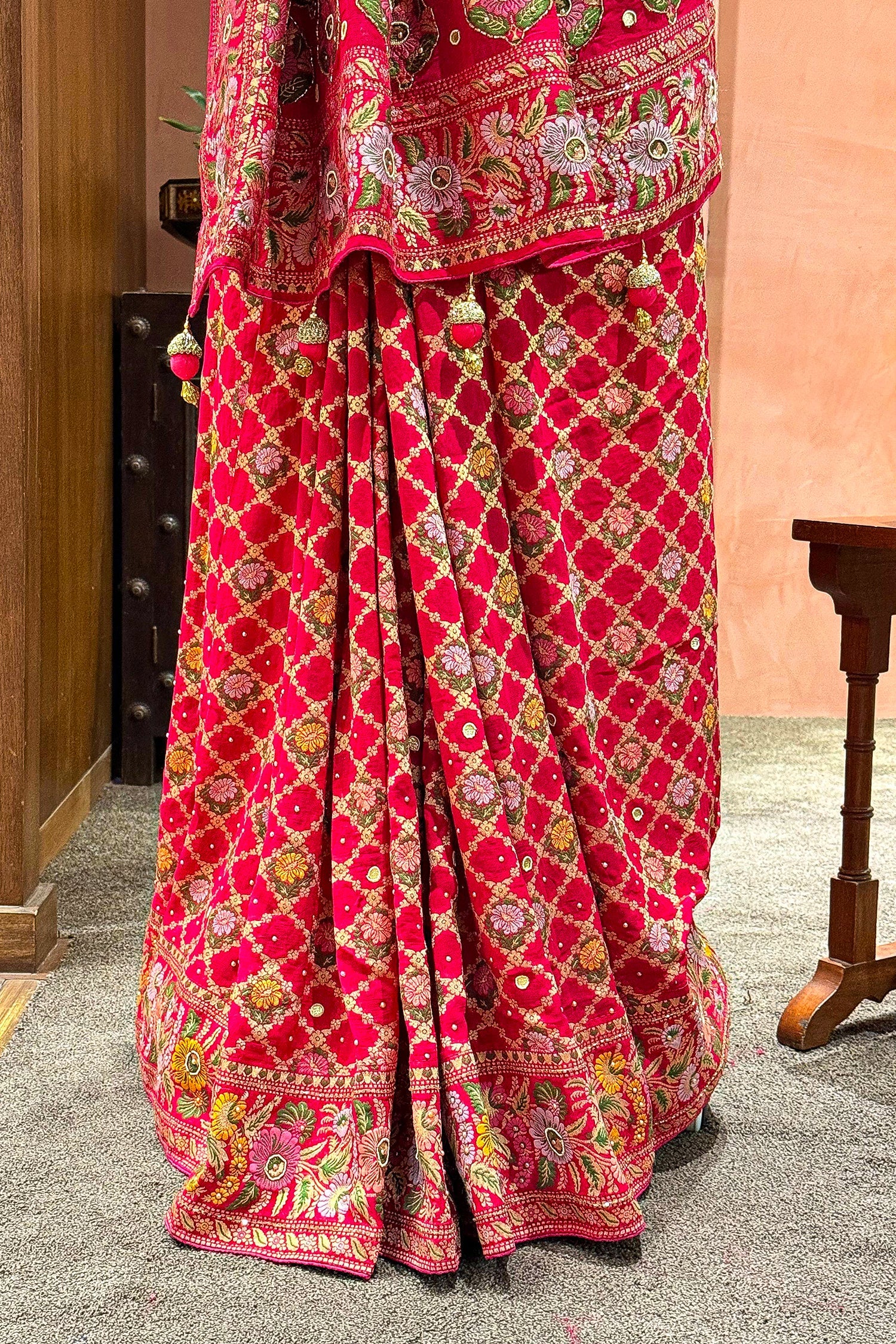 Pink Georgette Floral Woven Bandhej Saree with Cutdana - Image 4