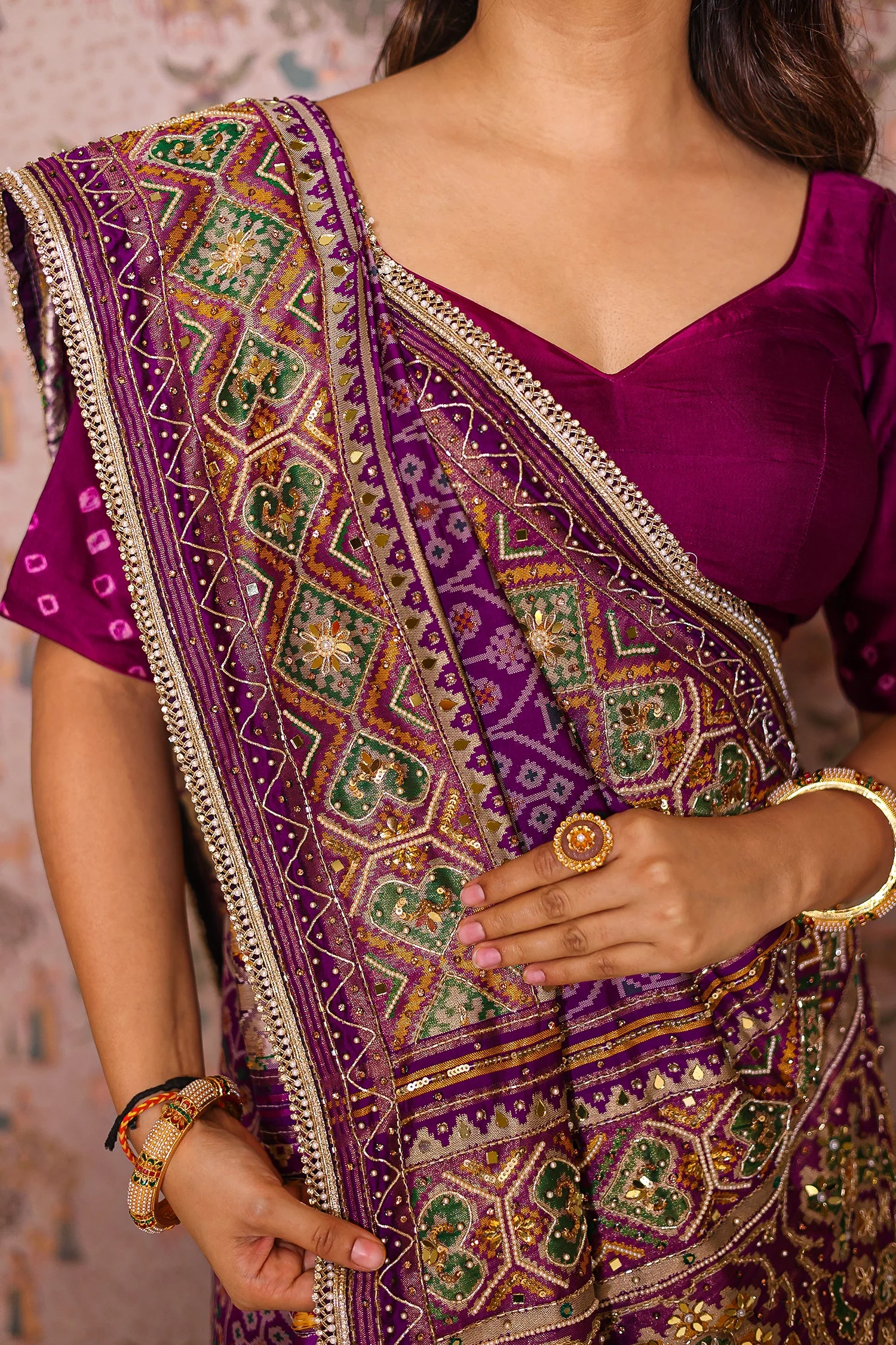 Purple Silk Traditional Woven Patola Saree with Cutdana and Beads Work - Image 5