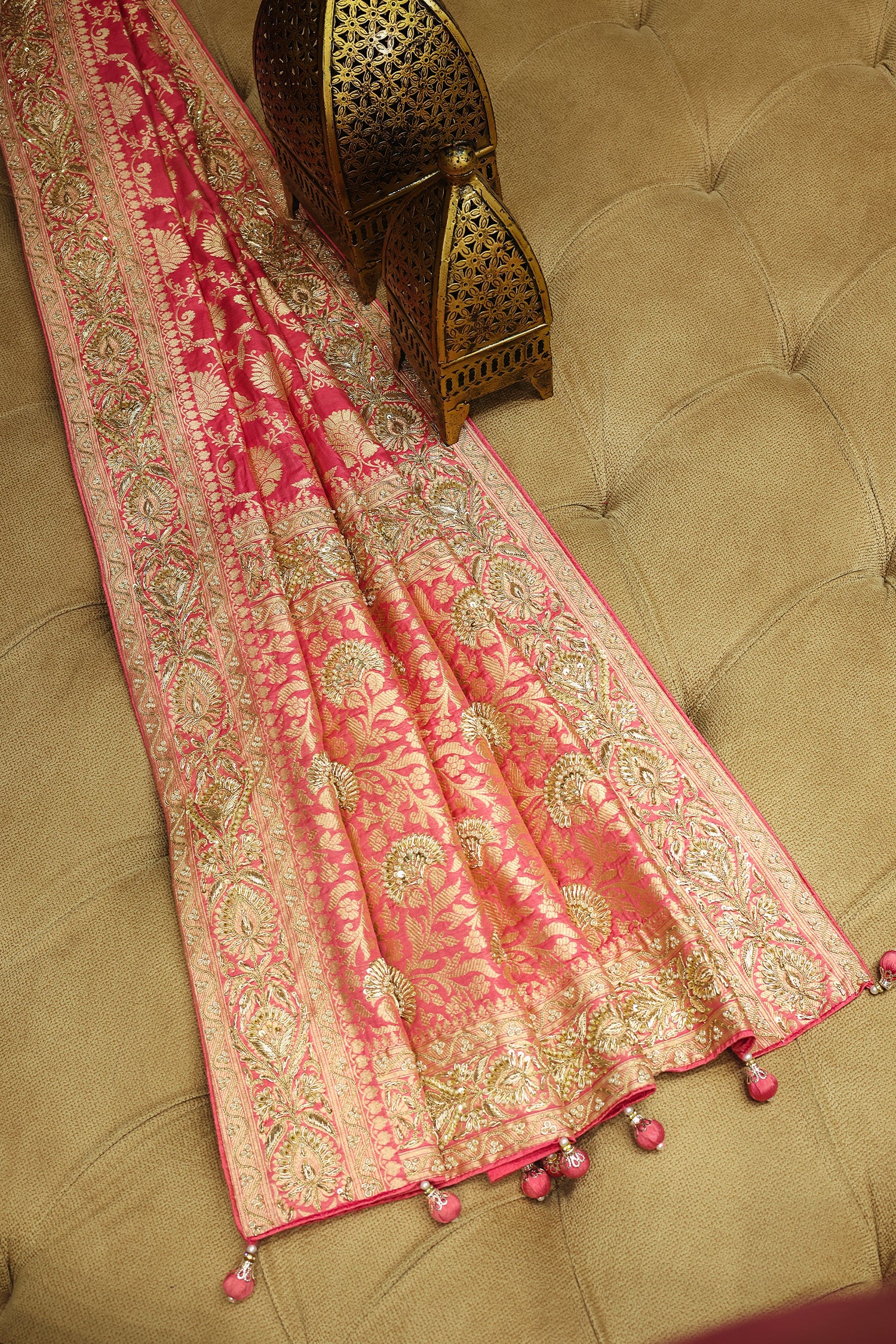 Rose Pink Banarasi Silk Traditional Floral Woven Saree with Beads and Zardosi Work - Image 4